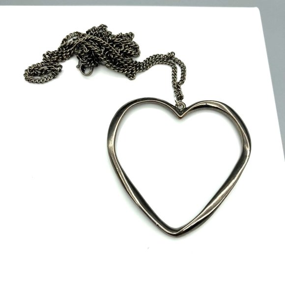 Vintage Heart Pendant Necklace, Gunmetal Chain with Open Outline - Picture 3 of 4